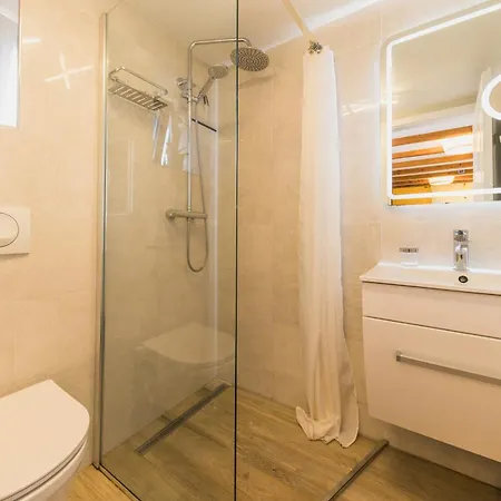 Lavanda فيلة Mali Iž