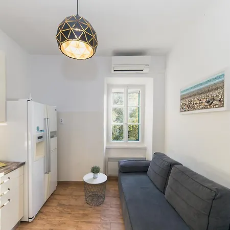 Lavanda Willa Mali Iž